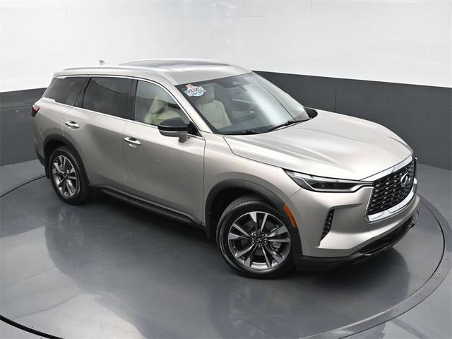 Photo of 2023 Warm Titanium INFINITI QX60