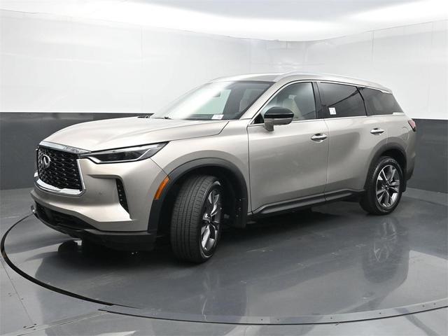 Photo of 2023 Warm Titanium INFINITI QX60