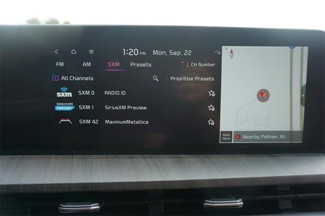 Photo of 2024 Glacial White Pearl Kia Telluride