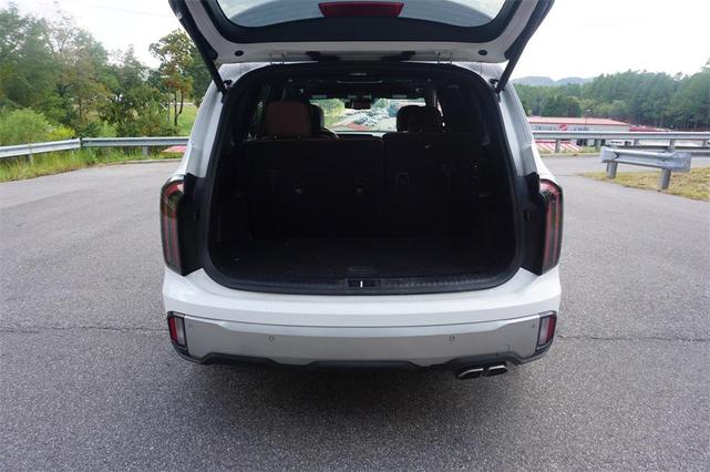 Photo of 2024 Glacial White Pearl Kia Telluride
