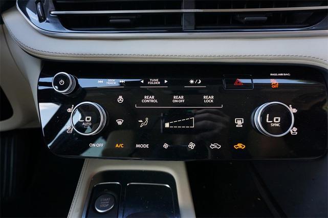 Photo of 2023 Warm Titanium INFINITI QX60
