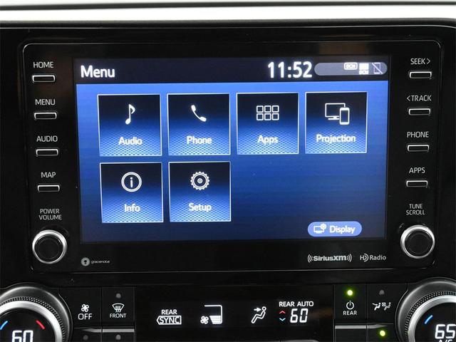 Photo of 2021 Midnight Black Metallic Toyota Highlander