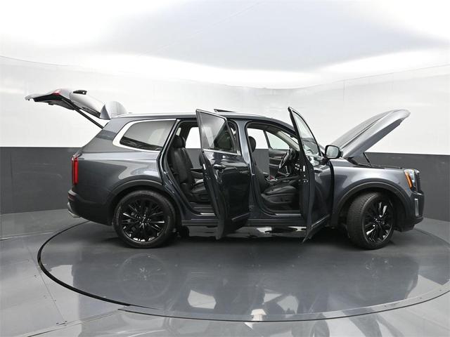 Photo of 2022 Gravity Gray Kia Telluride