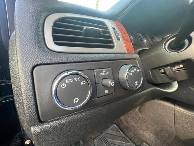 Photo of 2009 Black Chevrolet Suburban