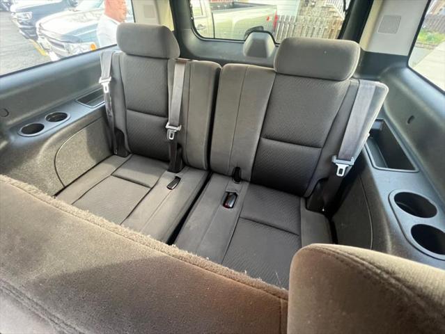 Photo of 2009 Black Chevrolet Suburban
