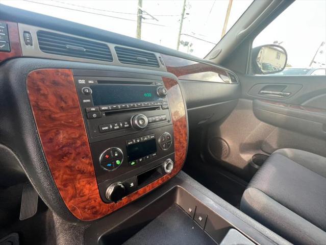 Photo of 2009 Black Chevrolet Suburban