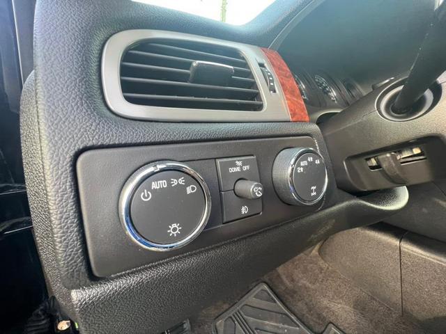 Photo of 2009 Black Chevrolet Suburban