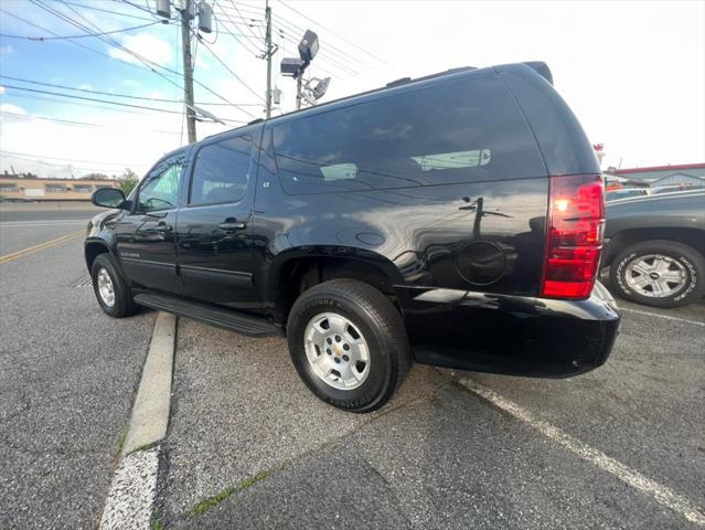 Photo of 2009 Black Chevrolet Suburban