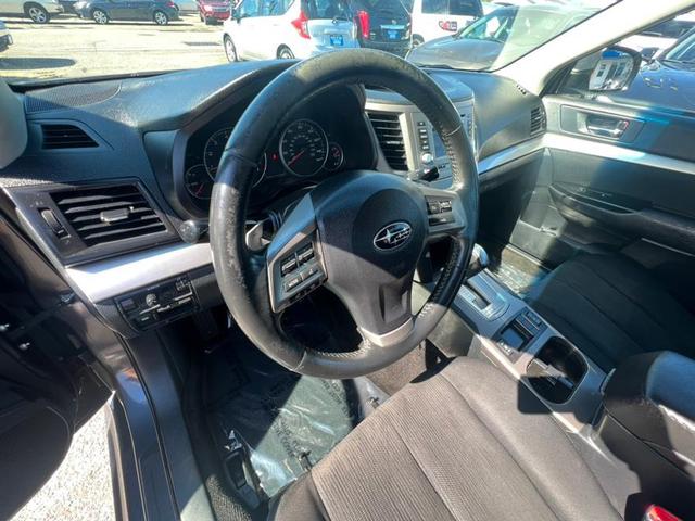 Photo of 2014 Twilight Blue Metallic Subaru Legacy