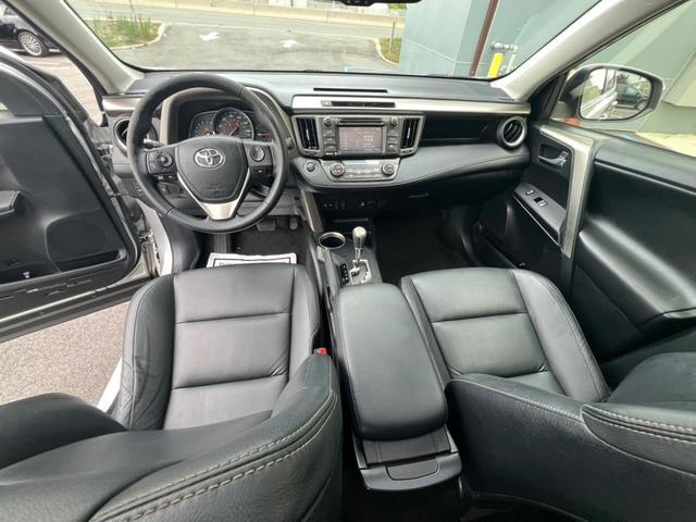 Photo of 2015 Classic Silver Metallic Toyota RAV4