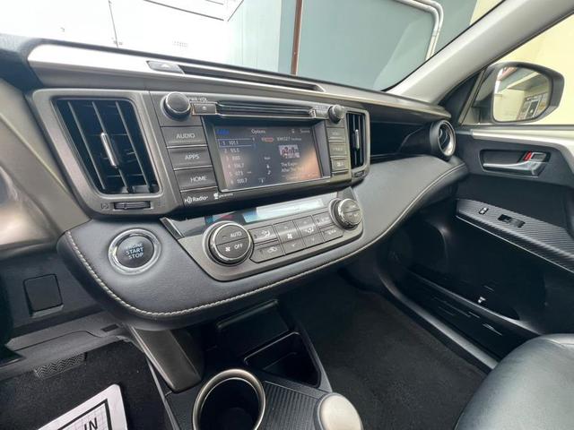 Photo of 2015 Classic Silver Metallic Toyota RAV4