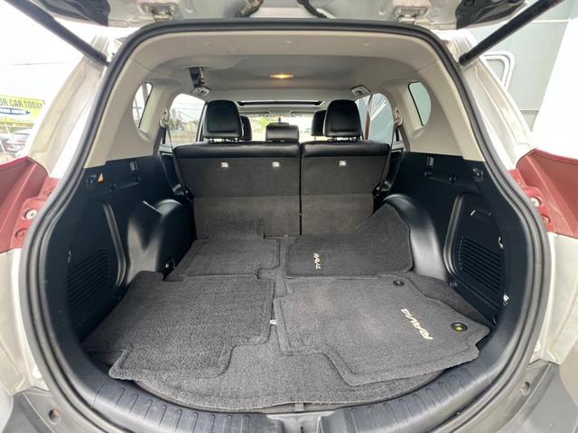 Photo of 2015 Classic Silver Metallic Toyota RAV4