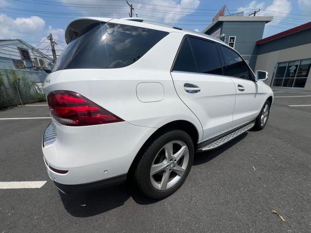 Photo of 2016 Polar White Mercedes-Benz GLE-Class