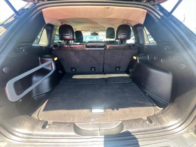 Photo of 2016 Brilliant Black Crystal Pearlcoat Jeep Cherokee