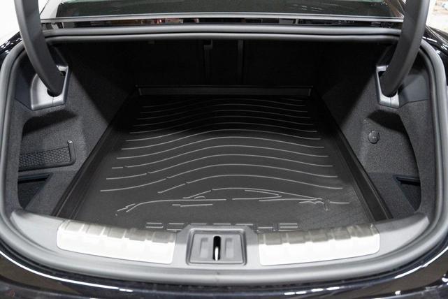 Photo of 2024 Jet Black Metallic Porsche Taycan