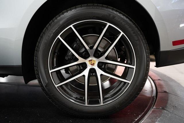 Photo of 2024 Dolomite Porsche Macan