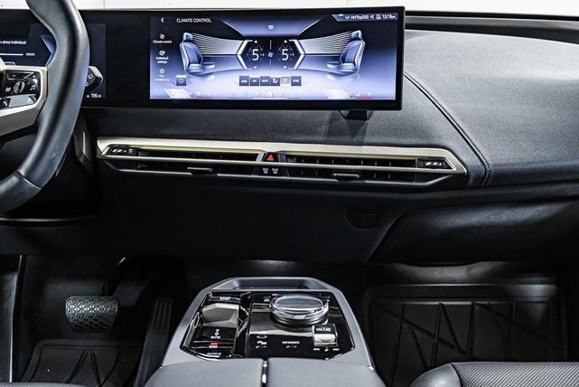 Photo of 2025 Black Sapphire Metallic BMW iX