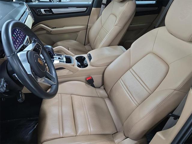 Photo of 2022 Black Porsche Cayenne