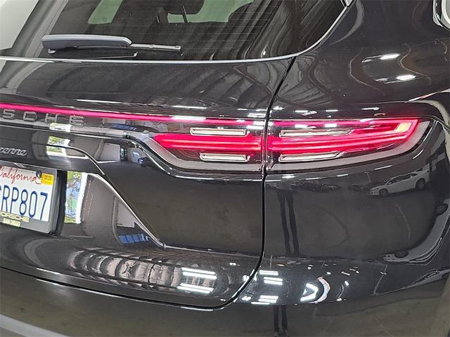 Photo of 2022 Black Porsche Cayenne