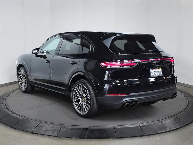 Photo of 2022 Black Porsche Cayenne