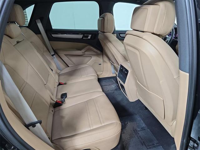Photo of 2022 Black Porsche Cayenne