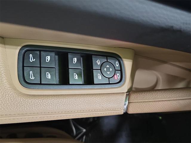Photo of 2022 Black Porsche Cayenne