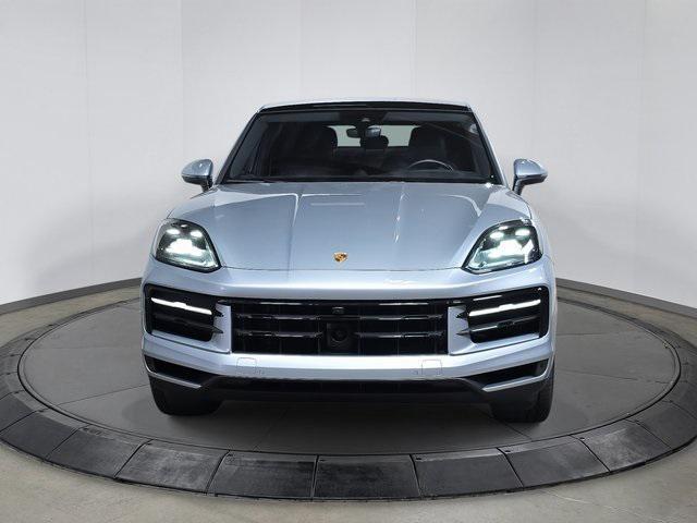 Photo of 2024 Dolomite Silver Metallic Porsche Cayenne