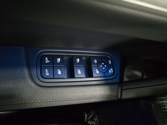 Photo of 2024 Dolomite Silver Metallic Porsche Cayenne