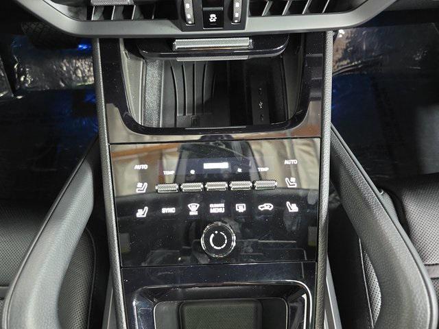 Photo of 2024 Dolomite Silver Metallic Porsche Cayenne