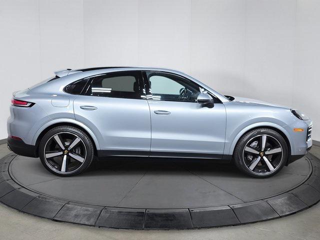 Photo of 2024 Dolomite Silver Metallic Porsche Cayenne