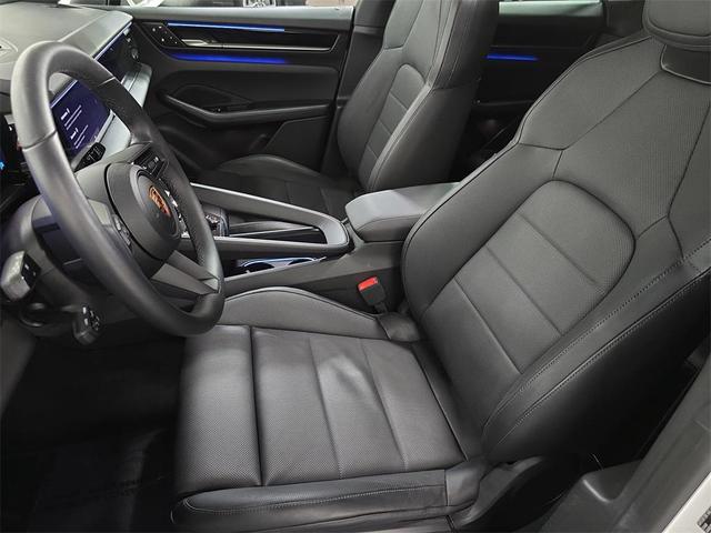 Photo of 2025 White Porsche Macan