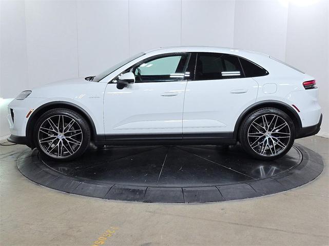 Photo of 2025 White Porsche Macan