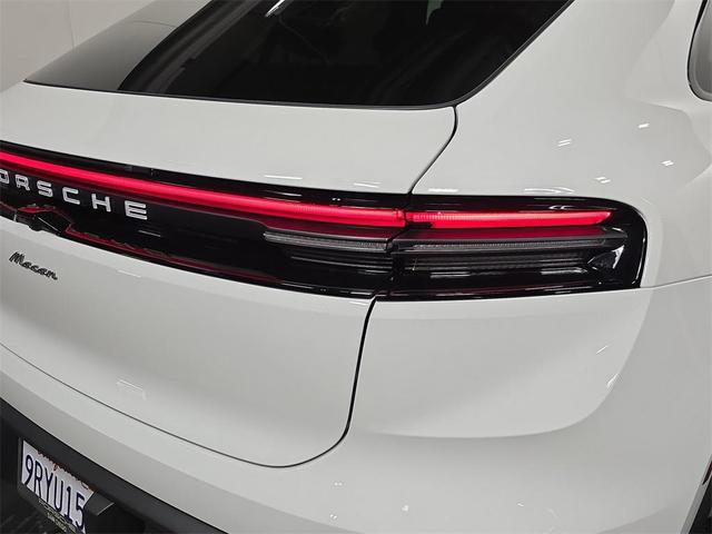 Photo of 2025 White Porsche Macan