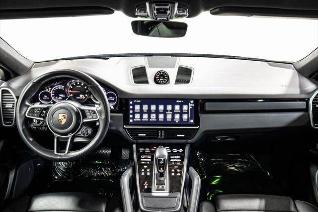 Photo of 2022 Jet Black Metallic Porsche Cayenne