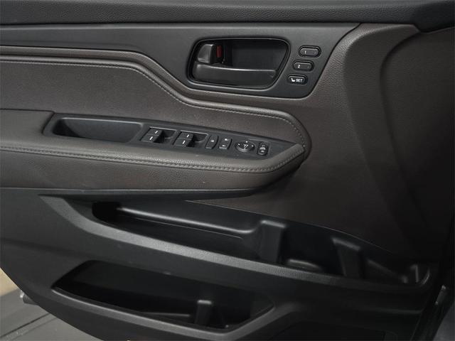 Photo of 2019 Lunar Silver Metallic Honda Odyssey