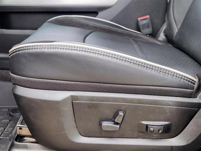 Photo of 2025 Granite Crystal Clearcoat Metallic RAM 2500