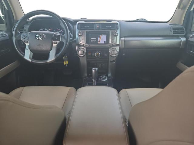Photo of 2018 White Toyota 4Runner