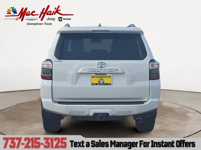 Photo of 2018 White Toyota 4Runner