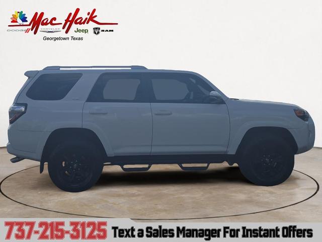 Photo of 2018 White Toyota 4Runner