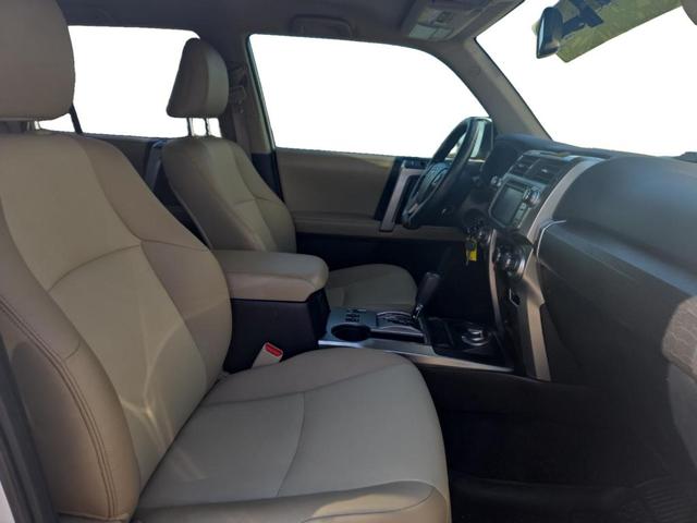 Photo of 2018 White Toyota 4Runner