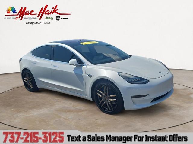 Photo of 2018 Silver Tesla Model 3