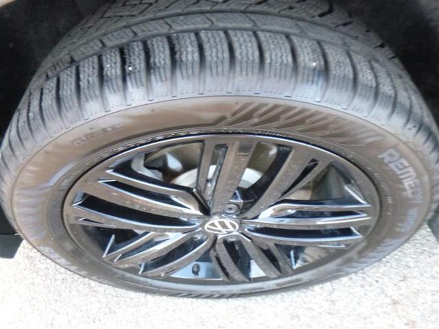 Photo of 2022 Oryx White Pearl Volkswagen Tiguan