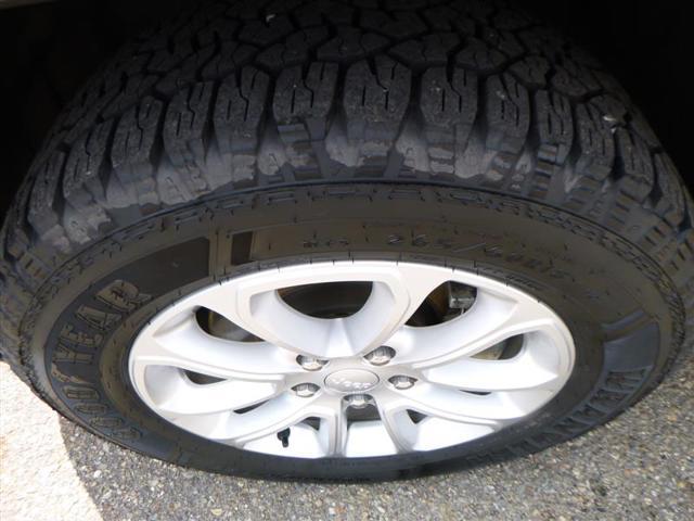 Photo of 2021 Bright White Clearcoat Jeep Grand Cherokee