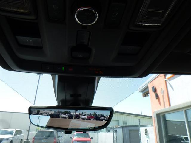 Photo of 2022 Hunter Metallic GMC Yukon XL