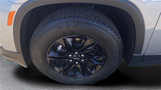 Photo of 2023 Gray Chevrolet Traverse
