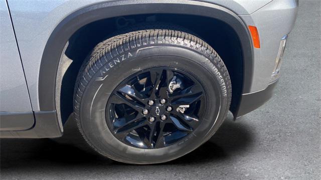 Photo of 2023 Gray Chevrolet Traverse