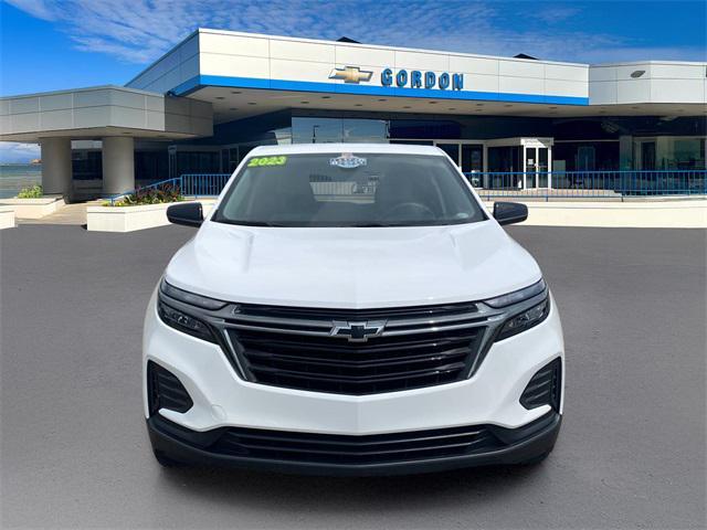 Photo of 2023 White Chevrolet Equinox