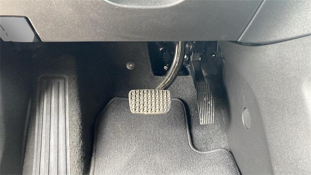 Photo of 2023 White Chevrolet Equinox