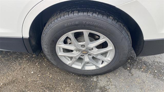 Photo of 2022 White Chevrolet Equinox