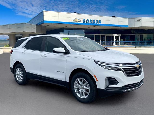 Photo of 2022 White Chevrolet Equinox